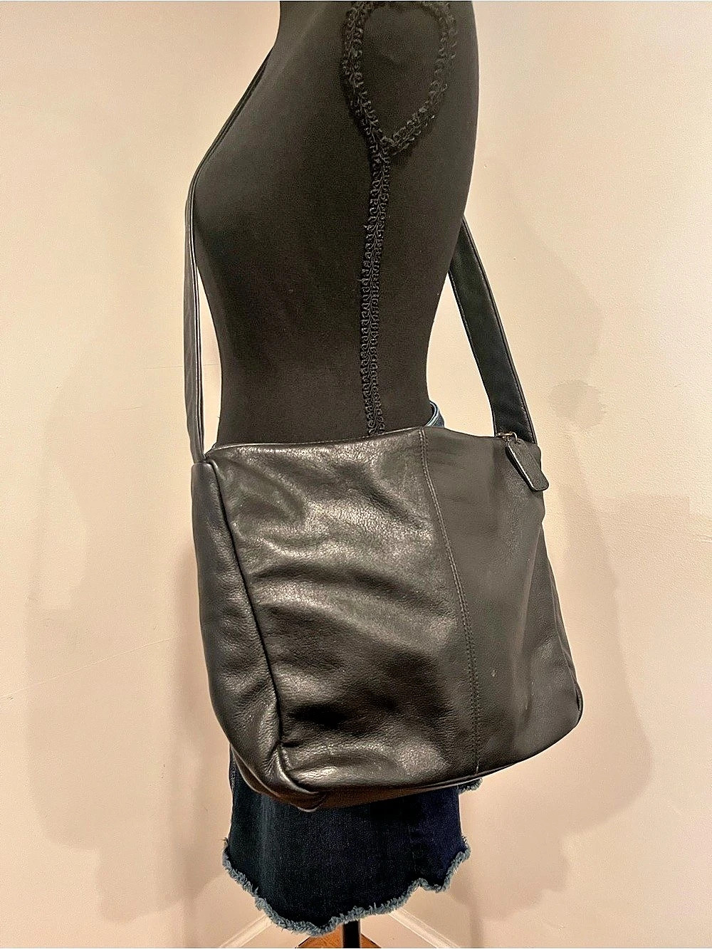 Stone Mountain Shoulder Bag in Black